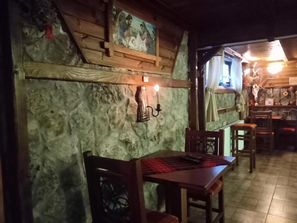 Кръчмъ При Байката Hotel Ribarica Exterior foto