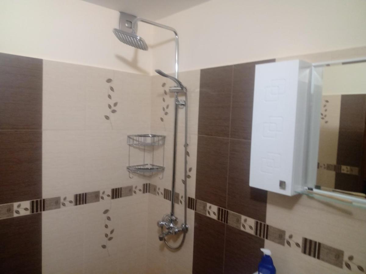 Кръчмъ При Байката Hotel Ribarica Exterior foto