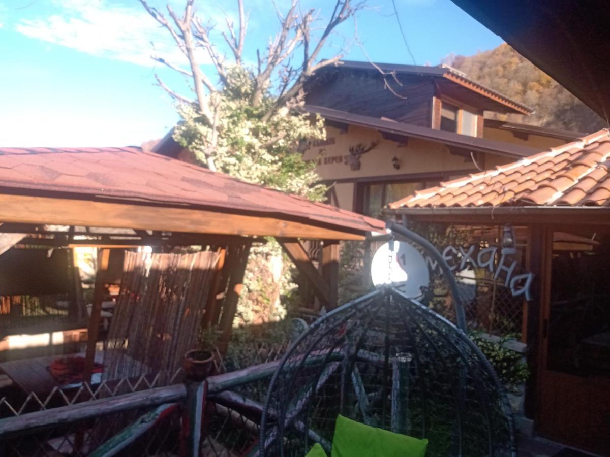 Кръчмъ При Байката Hotel Ribarica Exterior foto